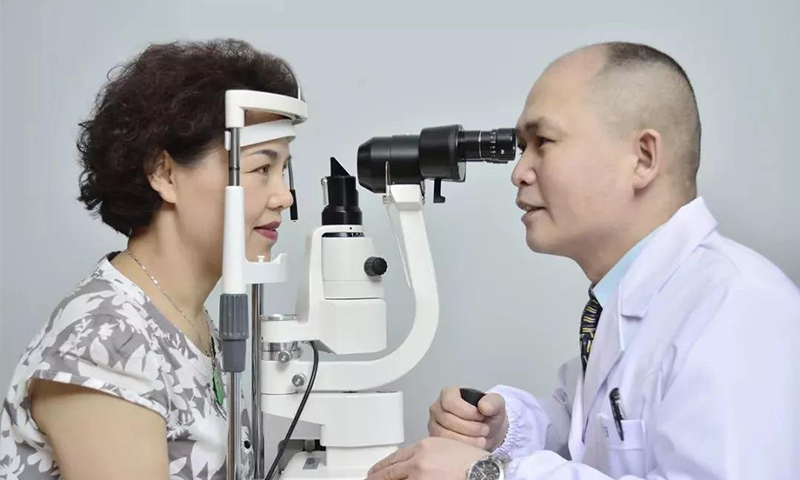選購老花鏡為什么要先行驗(yàn)光？ 